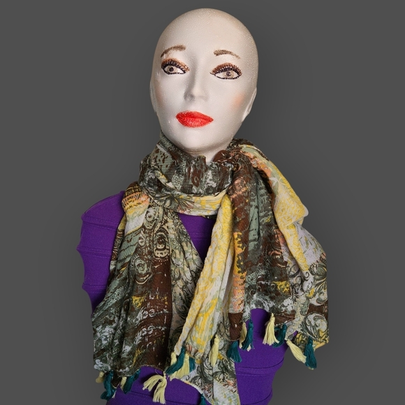 Womens Elegant Green and Yellow Scarf - Picture 8 of 11